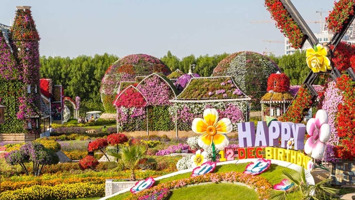 Floral sculpture at Dubai Miracle Garden