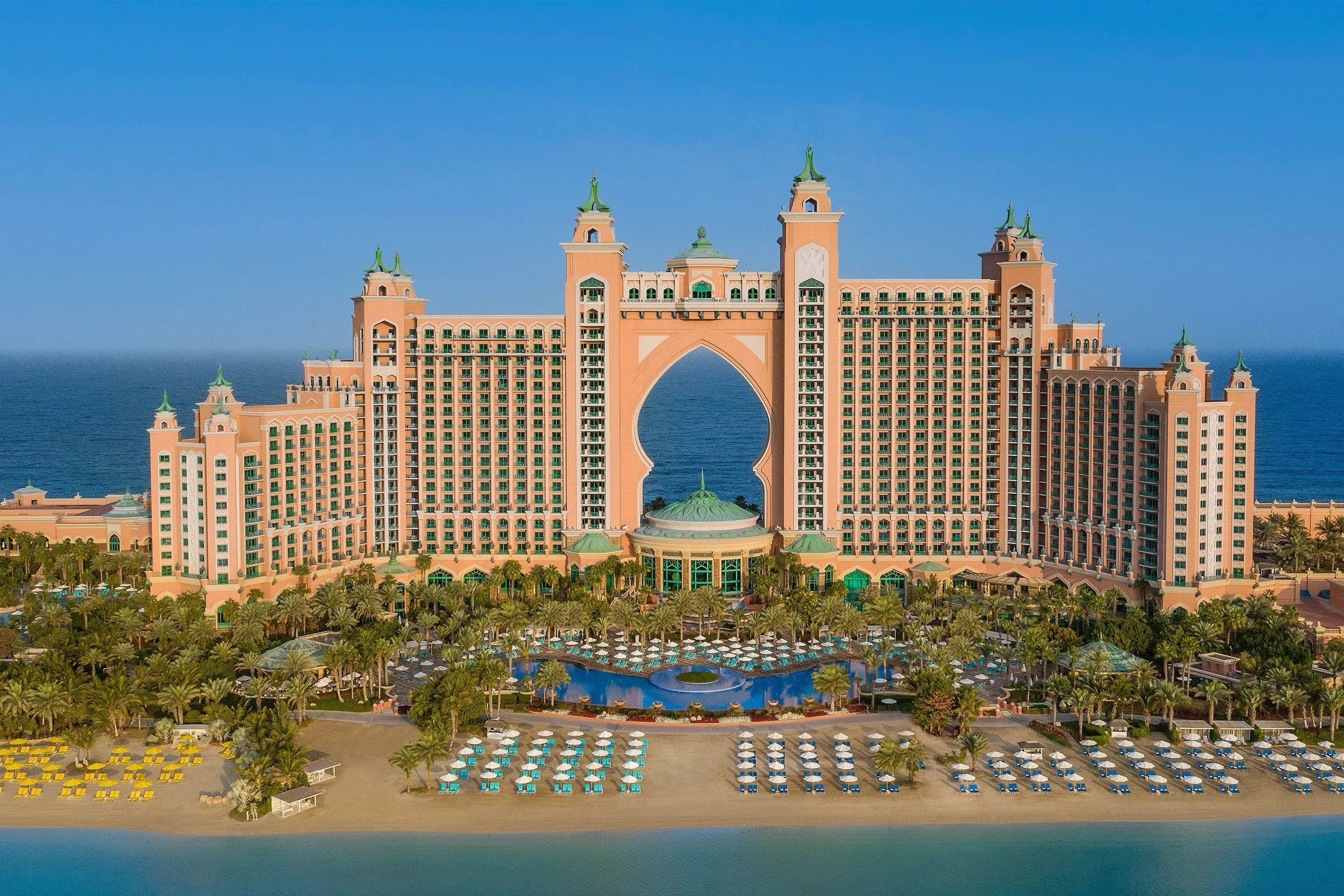 Palm Jumeirah Monorail / Atlantis
