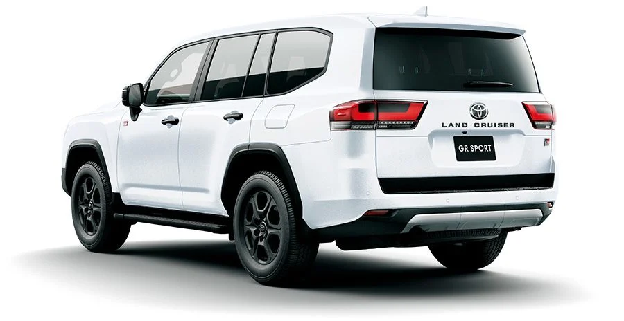 Toyota Land Cruiser with Driver Dubai